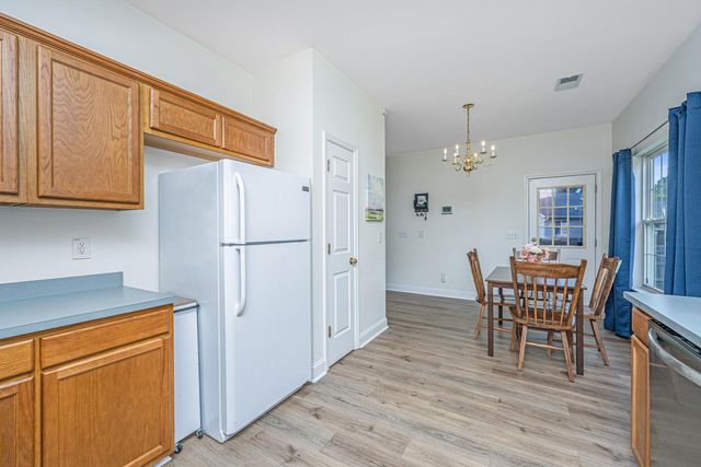 138 Hanahan Plantation Circle, Hanahan, SC 29410