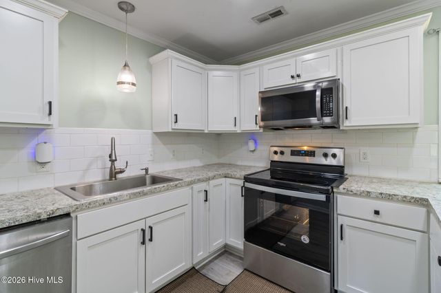 155 Freshwater Drive, Hubert, NC 28539