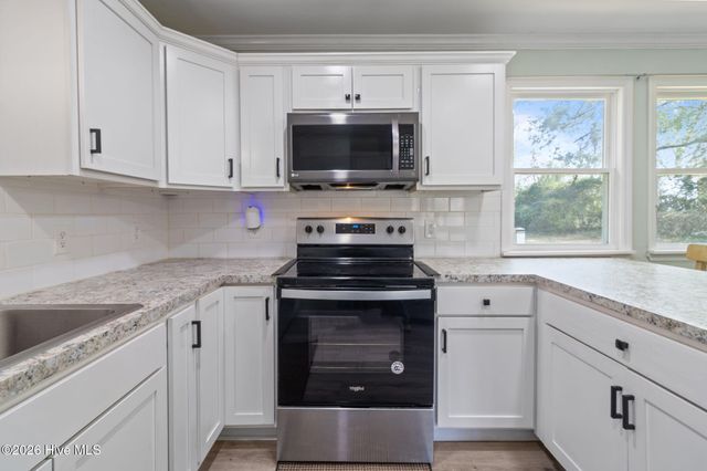 155 Freshwater Drive, Hubert, NC 28539