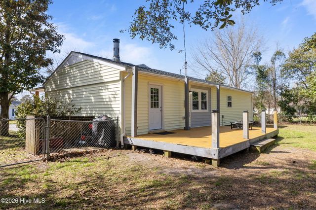 155 Freshwater Drive, Hubert, NC 28539