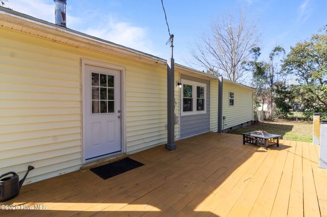 155 Freshwater Drive, Hubert, NC 28539