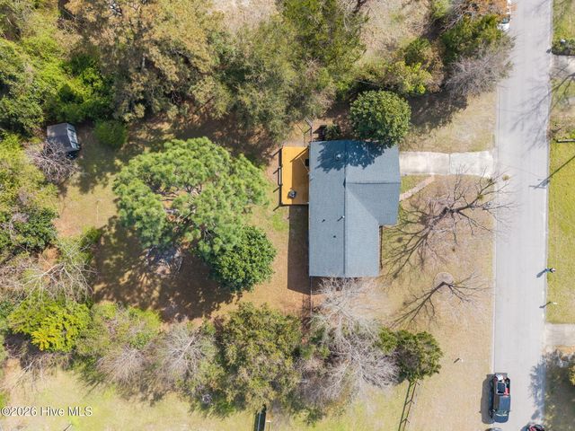 155 Freshwater Drive, Hubert, NC 28539