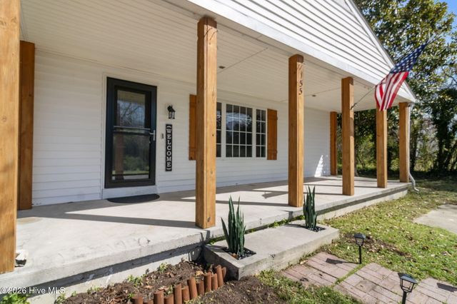 155 Freshwater Drive, Hubert, NC 28539