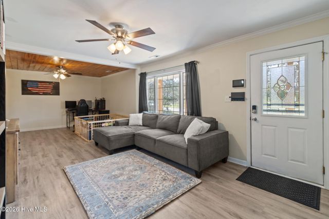 155 Freshwater Drive, Hubert, NC 28539