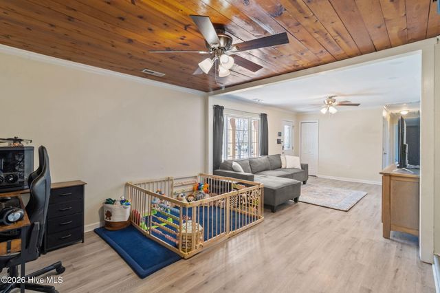 155 Freshwater Drive, Hubert, NC 28539