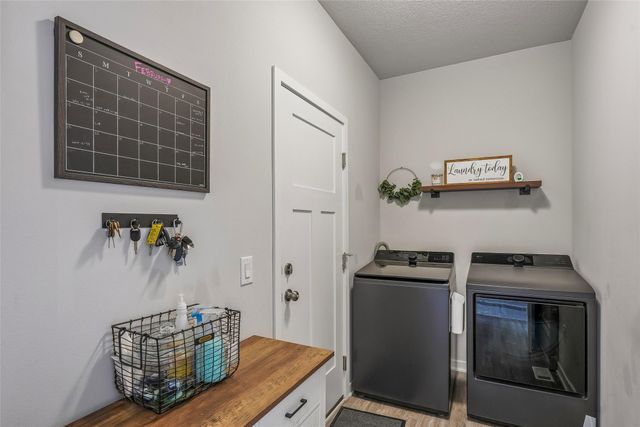 426 1st Street NW, Bondurant, IA 50035