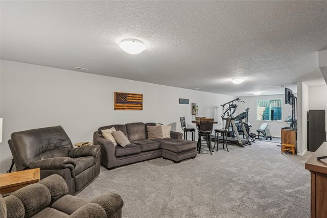 426 1st Street NW, Bondurant, IA 50035