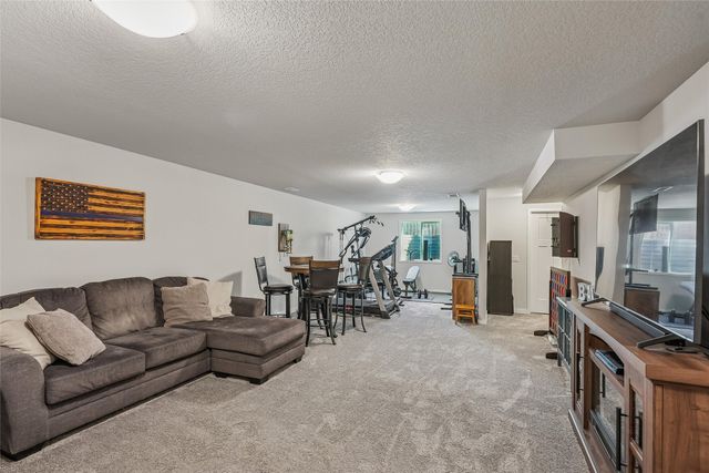 426 1st Street NW, Bondurant, IA 50035