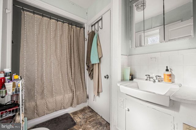 106 N VALLEY RD, Paoli, PA 19301