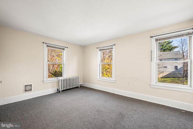 106 N VALLEY RD, Paoli, PA 19301