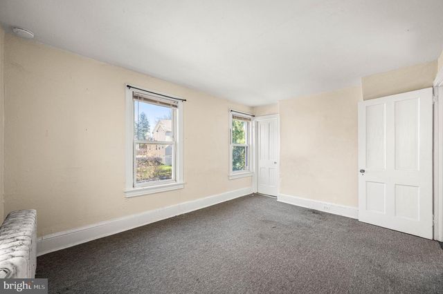 106 N VALLEY RD, Paoli, PA 19301