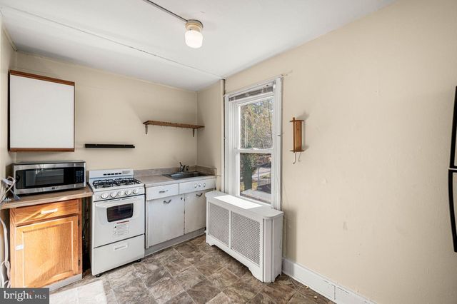 106 N VALLEY RD, Paoli, PA 19301