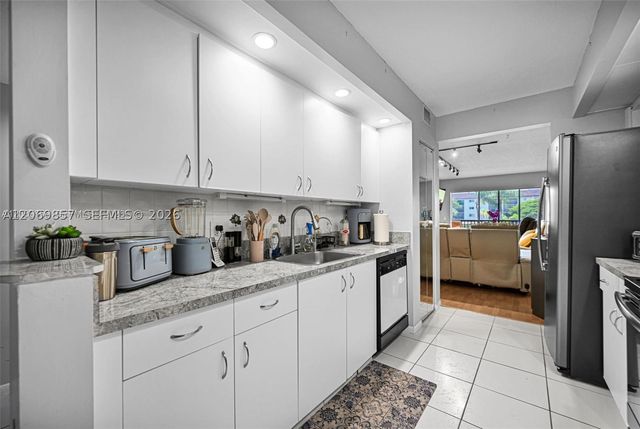 12750 SW 15th St 204D, Pembroke Pines, FL 33027