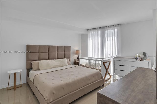 31 SE 6th St, apt 702, Miami, FL 33131