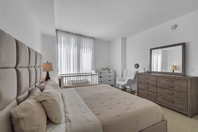 31 SE 6th St, apt 702, Miami, FL 33131