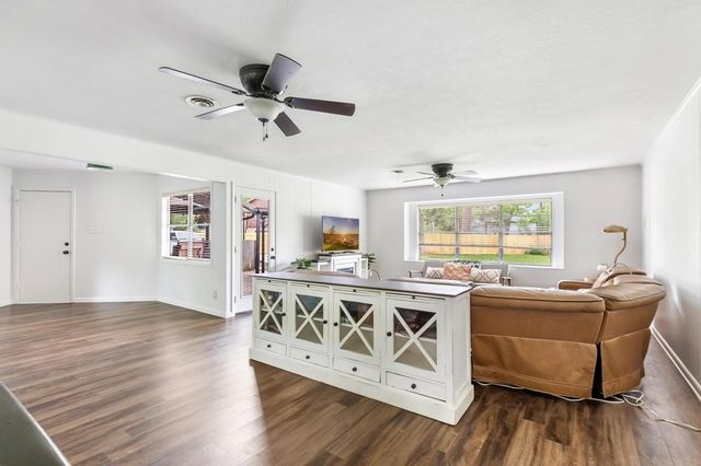 22 Sherwood Street, Dayton, TX 77535