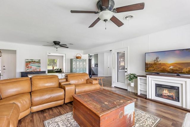 22 Sherwood Street, Dayton, TX 77535