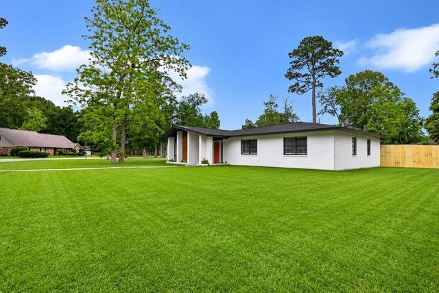 22 Sherwood Street, Dayton, TX 77535