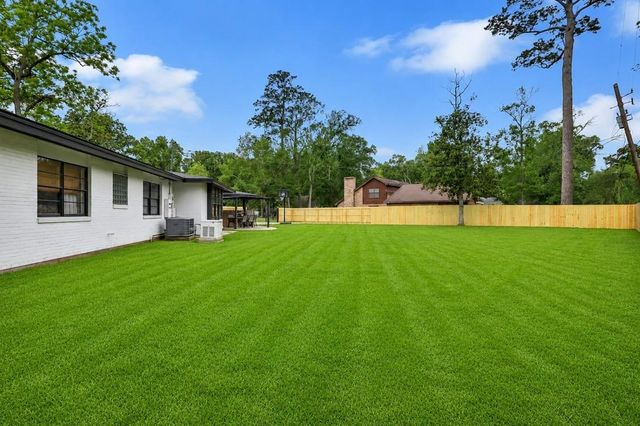 22 Sherwood Street, Dayton, TX 77535