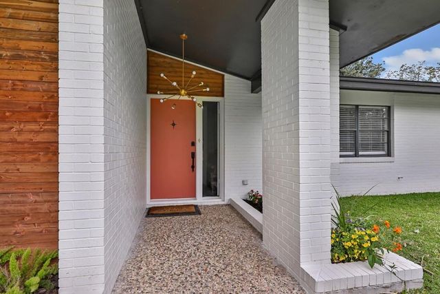 22 Sherwood Street, Dayton, TX 77535