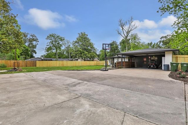 22 Sherwood Street, Dayton, TX 77535
