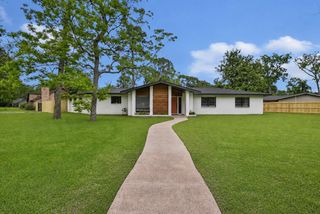 22 Sherwood Street, Dayton, TX 77535