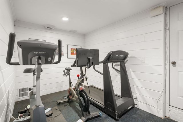 17 Lancaster Rd, Newton, MA 02458