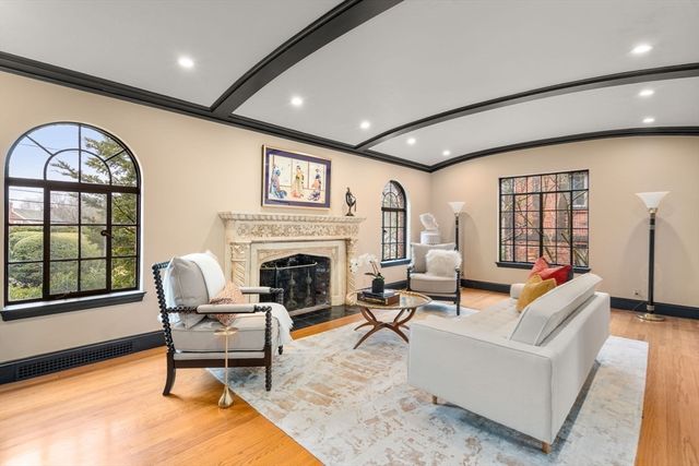 17 Lancaster Rd, Newton, MA 02458