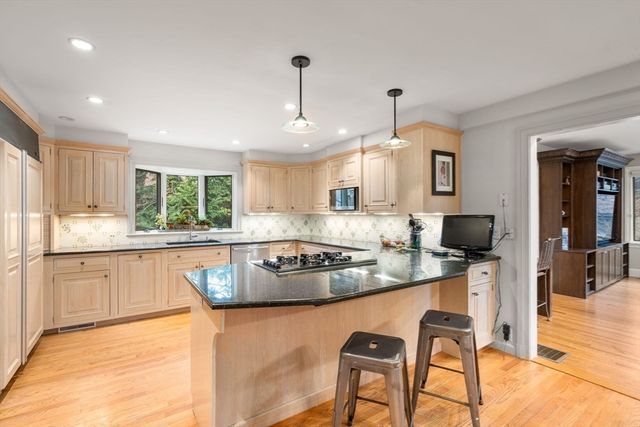 17 Lancaster Rd, Newton, MA 02458