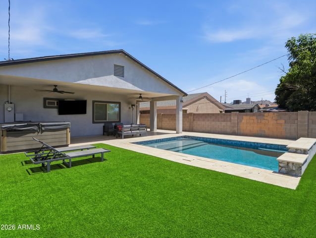 317 E MOUNTAIN VIEW Road, Phoenix, AZ 85020