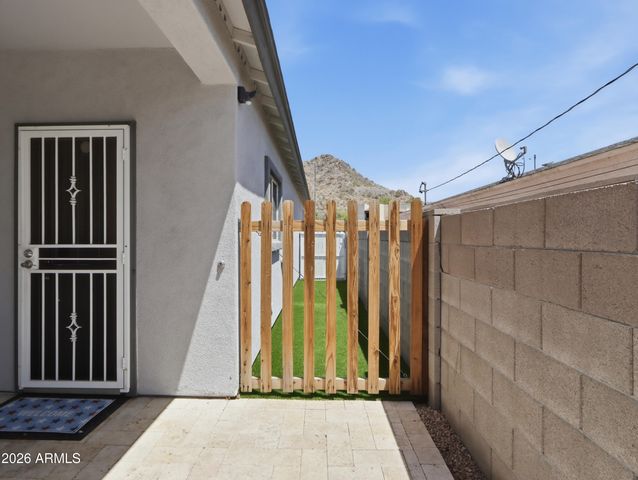 317 E MOUNTAIN VIEW Road, Phoenix, AZ 85020