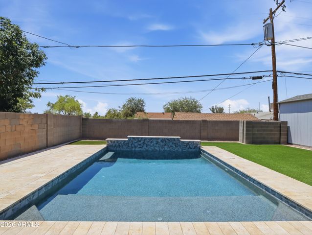 317 E MOUNTAIN VIEW Road, Phoenix, AZ 85020