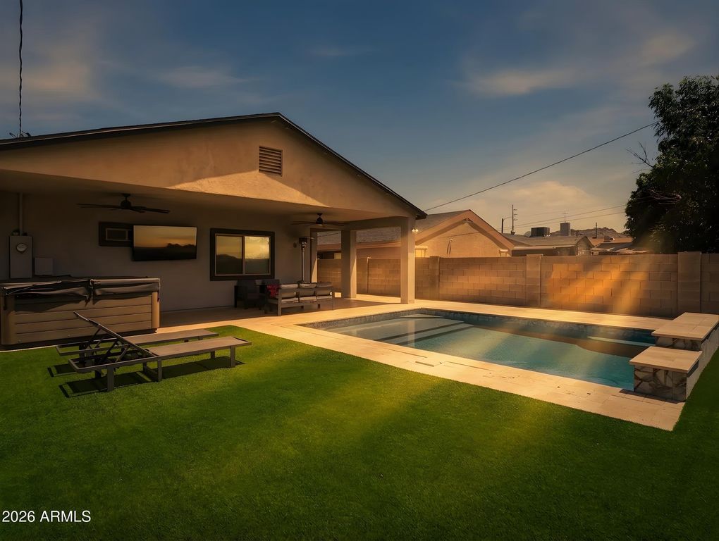 317 E MOUNTAIN VIEW Road, Phoenix, AZ 85020 — photo 4