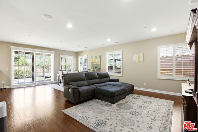 19850 Holly Drive, Santa Clarita, CA 91350