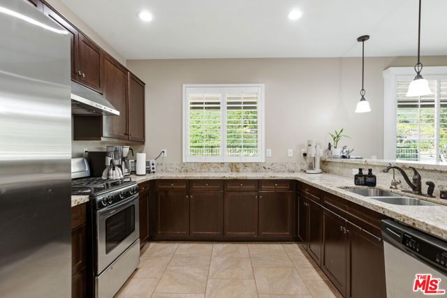 19850 Holly Drive, Santa Clarita, CA 91350