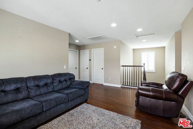 19850 Holly Drive, Santa Clarita, CA 91350