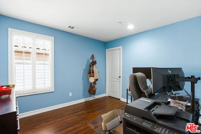 19850 Holly Drive, Santa Clarita, CA 91350