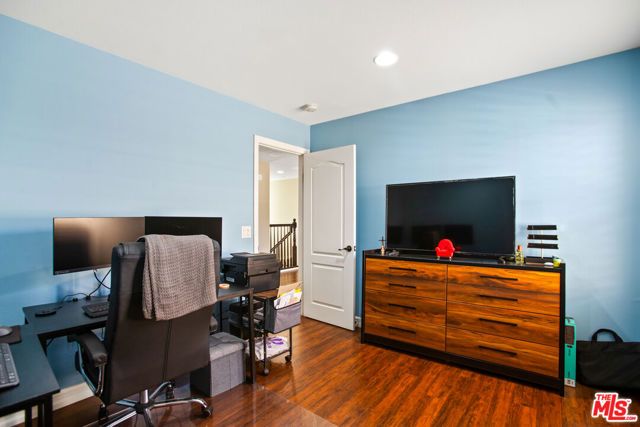 19850 Holly Drive, Santa Clarita, CA 91350