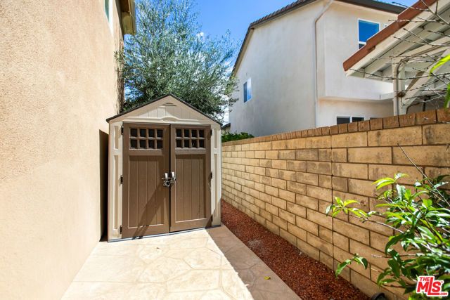 19850 Holly Drive, Santa Clarita, CA 91350