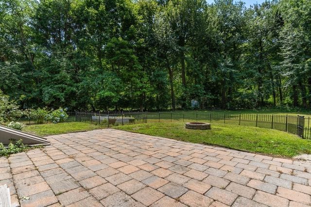 40 Washington St, Abington, MA 02351