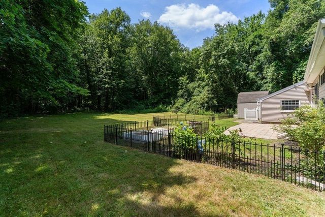 40 Washington St, Abington, MA 02351