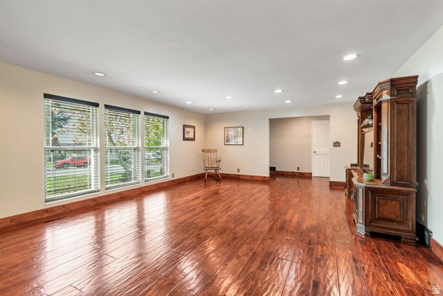 8329 S ESCALANTE DR, Sandy, UT 84093