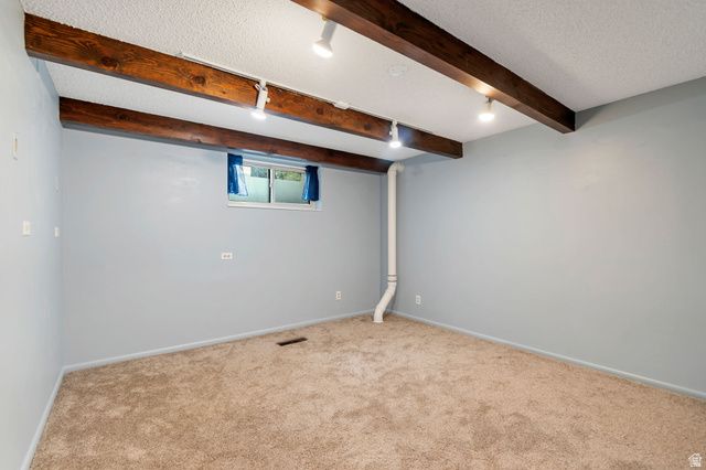 8329 S ESCALANTE DR, Sandy, UT 84093