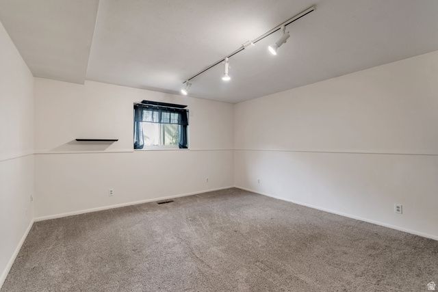 8329 S ESCALANTE DR, Sandy, UT 84093