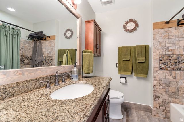 8329 S ESCALANTE DR, Sandy, UT 84093