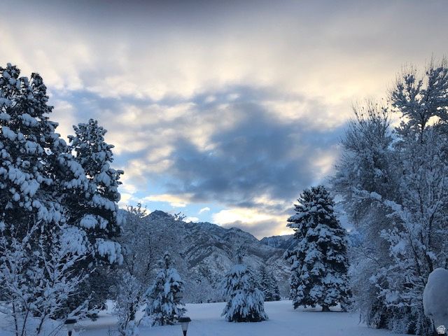 8329 S ESCALANTE DR, Sandy, UT 84093