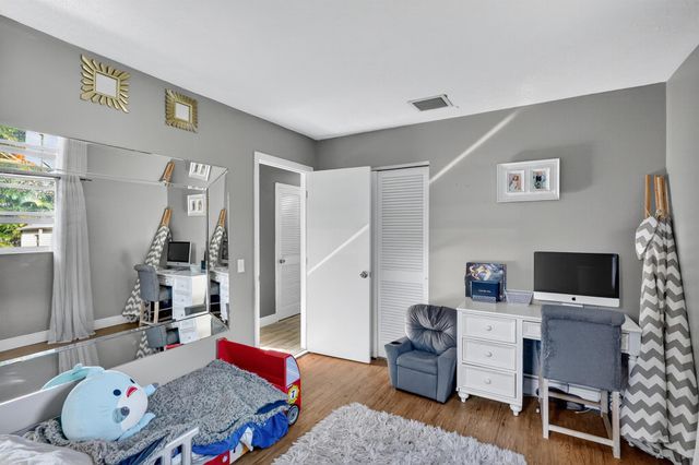 5865 SE Rosemont Avenue, Stuart, FL 34997