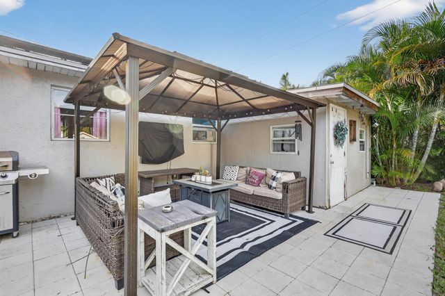 5865 SE Rosemont Avenue, Stuart, FL 34997