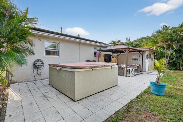 5865 SE Rosemont Avenue, Stuart, FL 34997