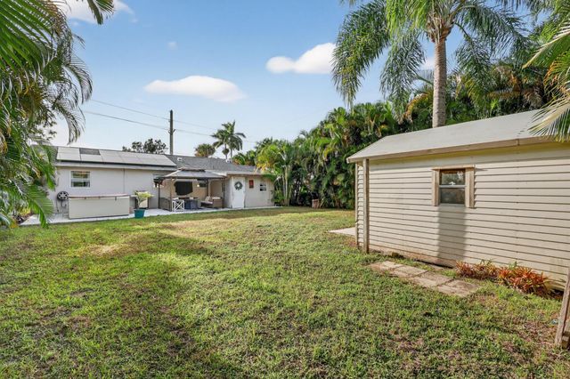 5865 SE Rosemont Avenue, Stuart, FL 34997
